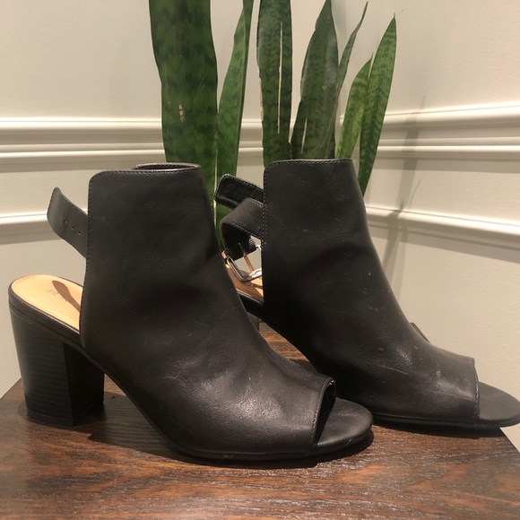 Black Open-Toe Leather Heels - Picture 1 of 4